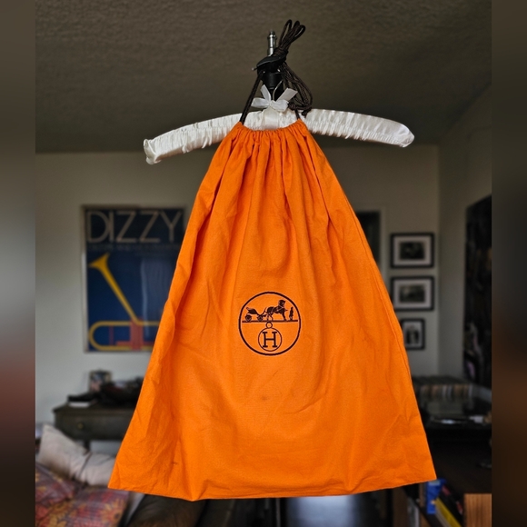 Hermès Look-alike 70s Silk Scarf & Dust Bag - Picture 7 of 8